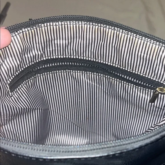 Elegant Black Crossbody Bag - Picture 8 of 11